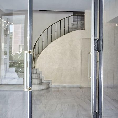 Chic One Bd Apartment With Hilton View Athena Bagian luar foto