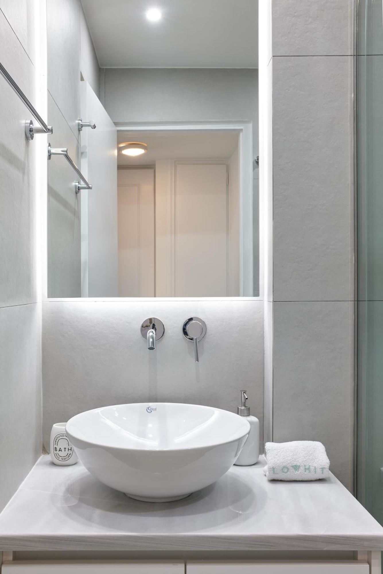 Chic One Bd Apartment With Hilton View Athena Bagian luar foto