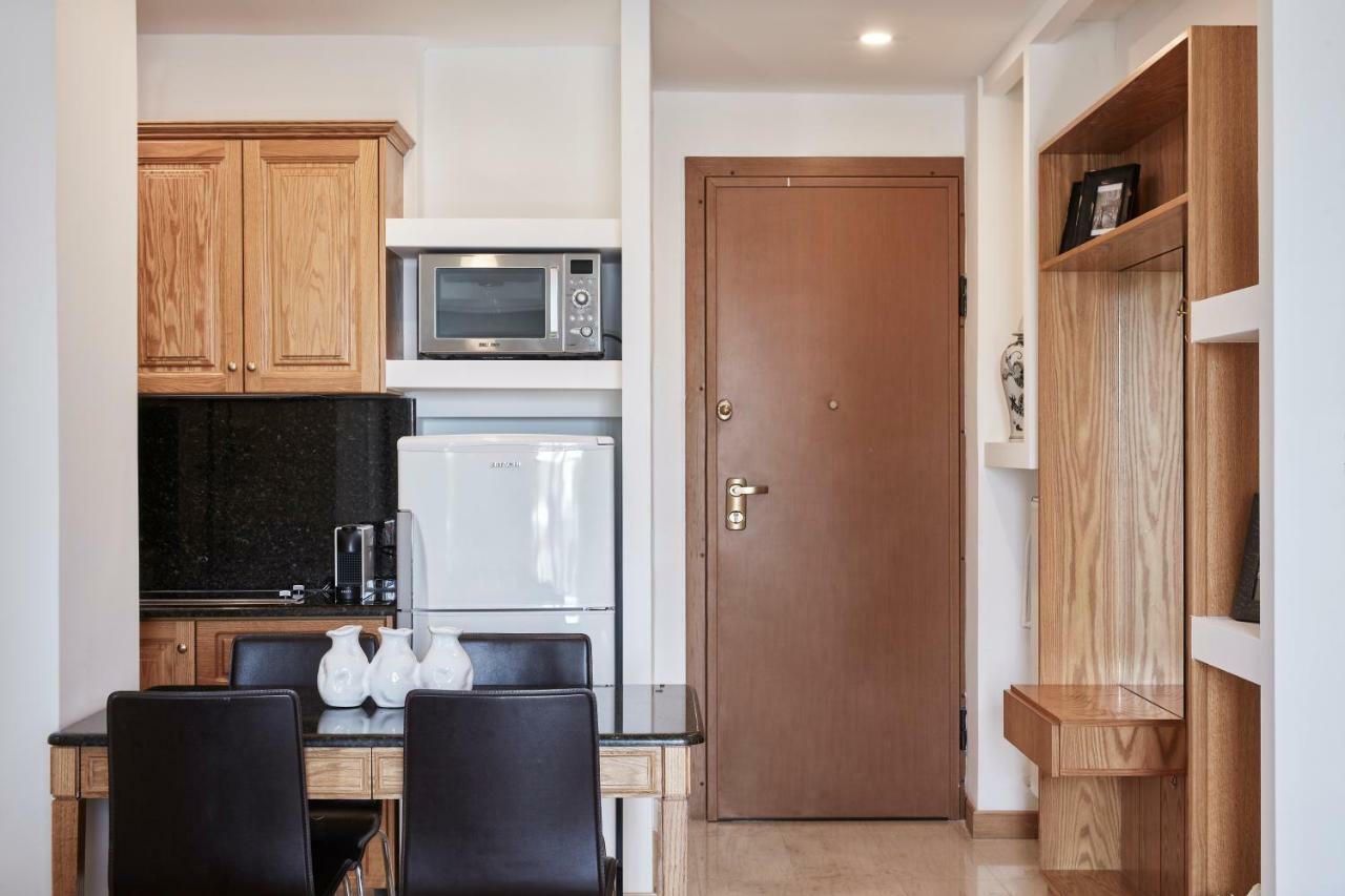 Chic One Bd Apartment With Hilton View Athena Bagian luar foto